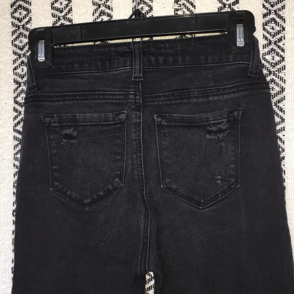 •Black Ripped Jeans• - Picture 2 of 3